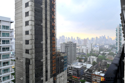 Condos for sale : Condo in High-potential, Central City Location Icon III