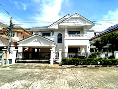 บ้านเดี่ยวให้เช่า : ให้เช่า บ้านเดี่ยวรีโนเวทใหม่ บ้านกรองทอง พัฒนาการ 32 | ใกล้ทองหล่อ 5 กม. | Pet Friendly | ทำ Home Office ได้