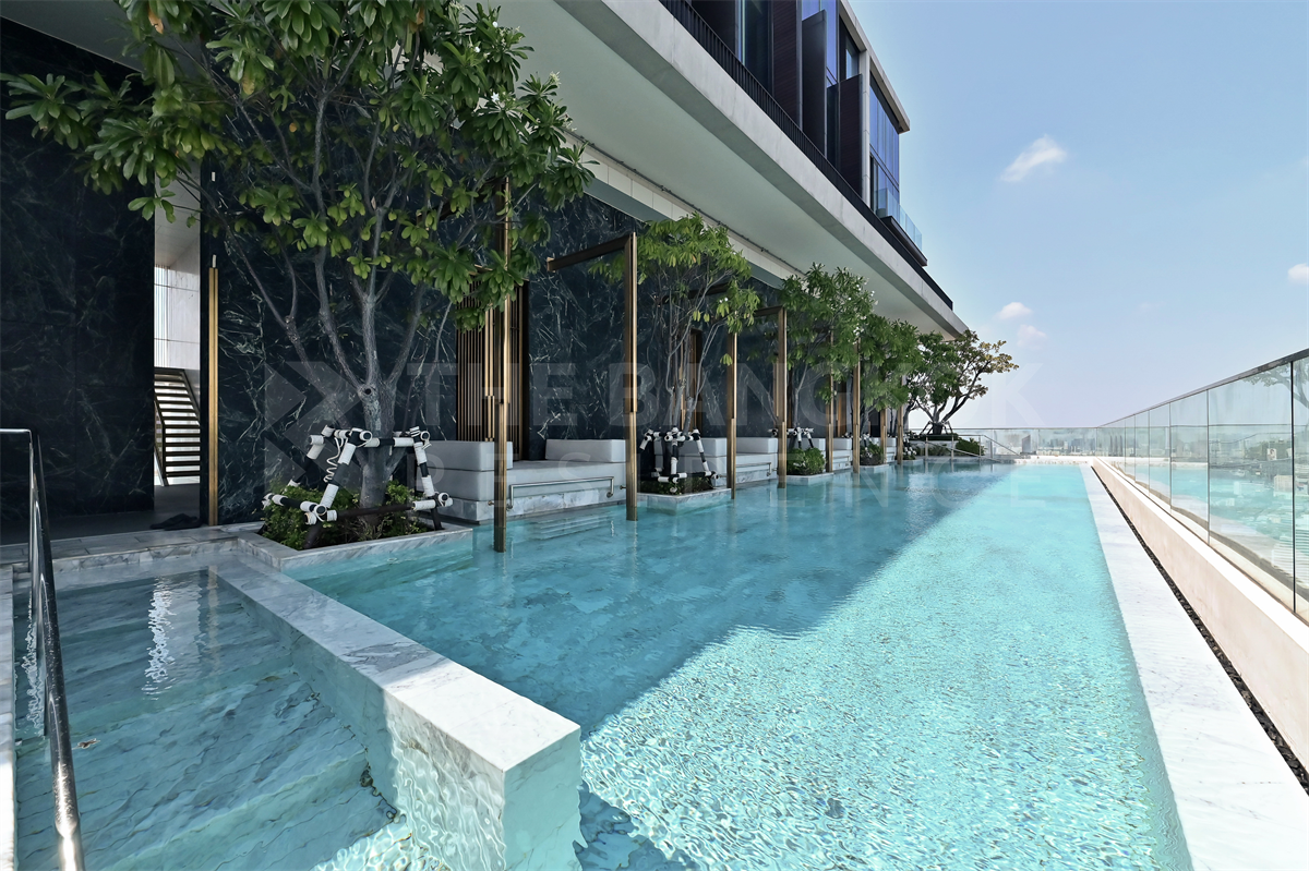 picture Special deal, best price ever 28 Chidlom near BTS Chit Lom - 8/9