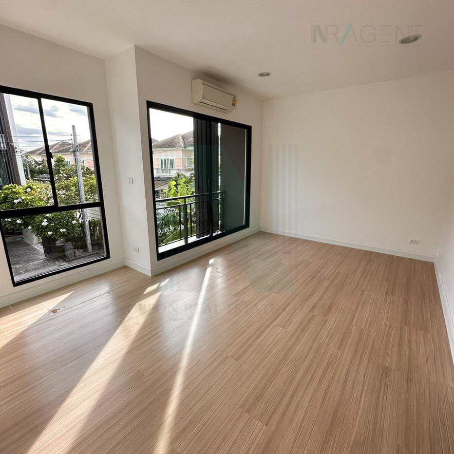 รูป ขายทาวน์โฮม โครงการ บ้านกลางเมือง นวมินทร์ 42 3 ชั้น 3 ห้องนอน 3 ห้องน้ำ - รูปที่ 6/8