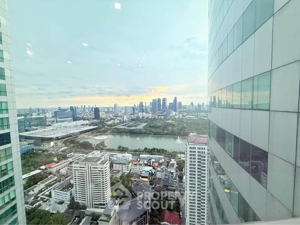 รูป 260 ตร.ม. 3 ห้องนอน ชั้น 40-41 Millennium Residence @ Sukhumvit Condominium BTS อโศก (ID 3194046) - รูปที่ 22/27