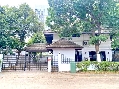 Houses for rent Bangkok : HK0678, Detached House for Rent 12Br, Pracha Uthit - Meng Jai