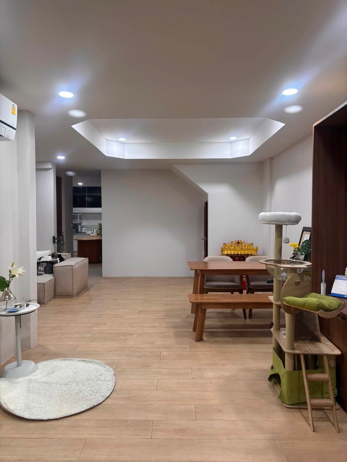 รูป [VR0687] 🔥 ขาย 9.5 ล้าน / เช่า 45,000/เดือน | ทาวน์เฮ้าส์รีโนเวท Modern Chinese รัชดา 18 ใหญ่ 180 ตร.ม. ฮวงจุ้ยดี ใกล้ MRT ห้วยขวาง & สุทธิสาร! 🔥 - รูปที่ 17/18