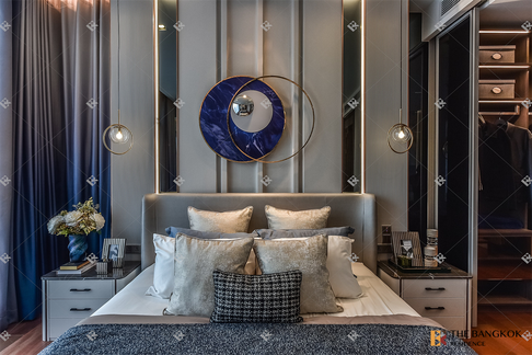 Q1 Sukhumvit Luxury Condo at Special Price near BTS Nana