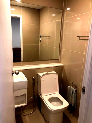 Condos for rent : 🔥 Spacious 33 sq.m. unit in Chatuchak! Only 13,980 Baht/month 🔥  🏡 For Rent: Denim Chatuchak ✨