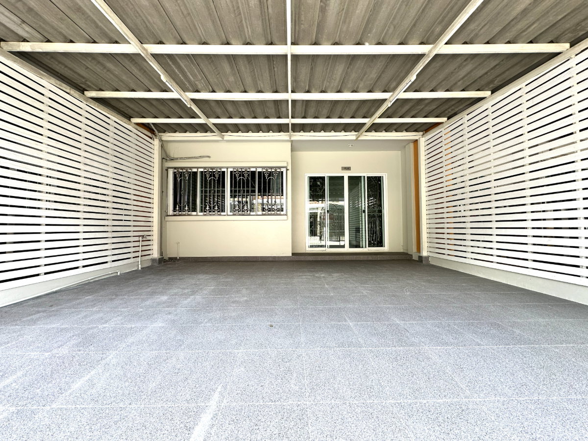 picture 3-Bedroom Townhouse in Thepharak 82 - 2/13