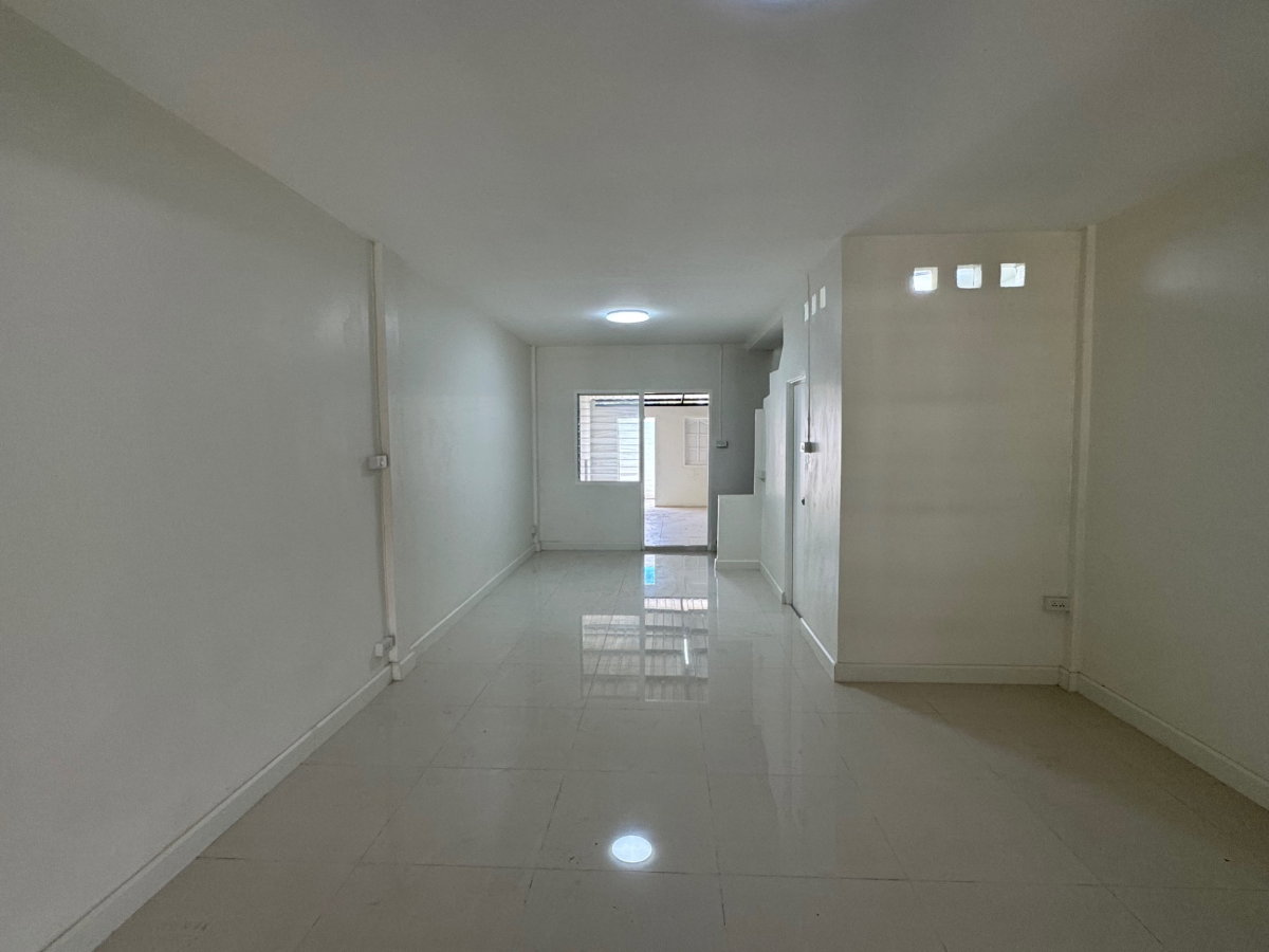 รูป RGI075🏡 ให้เช่า “บ้านร่มเงาไม้ บางบัวทอง” บ้านน่าอยู่ ราคาสบายกระเป๋า เพียง 9,000 บาท/เดือน ✨ - รูปที่ 2/9
