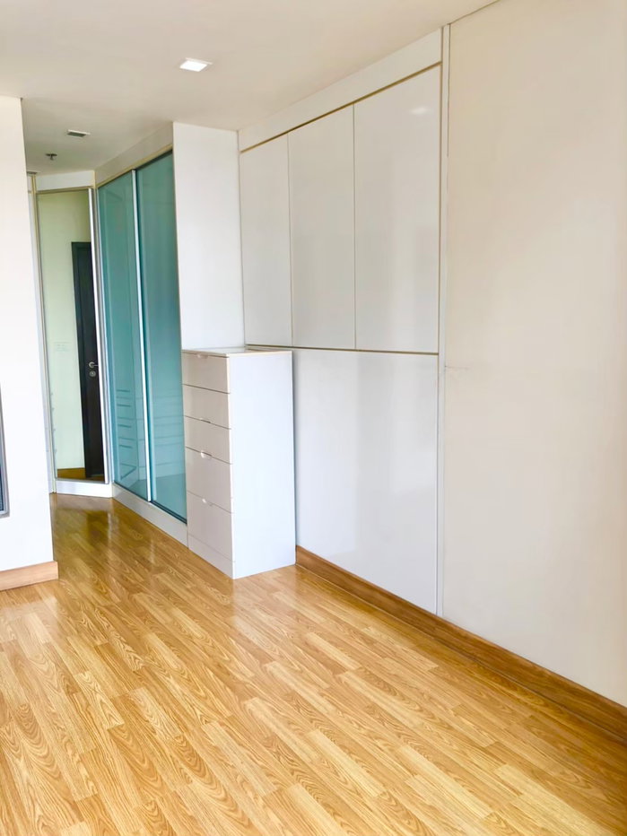 picture For Sale: Exclusive Corner Unit at Le Luk Condo – Steps from BTS Phra Khanong - 60/65