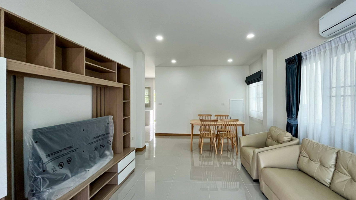 รูป 🏡 บ้าน 2 ชั้นให้เช่า ใกล้โรงเรียนนานาชาติปัญญาเด่น และกาดฝรั่ง หางดง ตกแต่งสไตล์มินิมอล | เฟอร์นิเจอร์ครบ | พร้อมเข้าอยู่ - รูปที่ 2/18