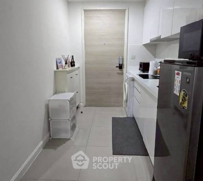 picture 300m To BTS Sala Daeng | 2-BR Condolette Light Convent (ID 3164936) - 3/6