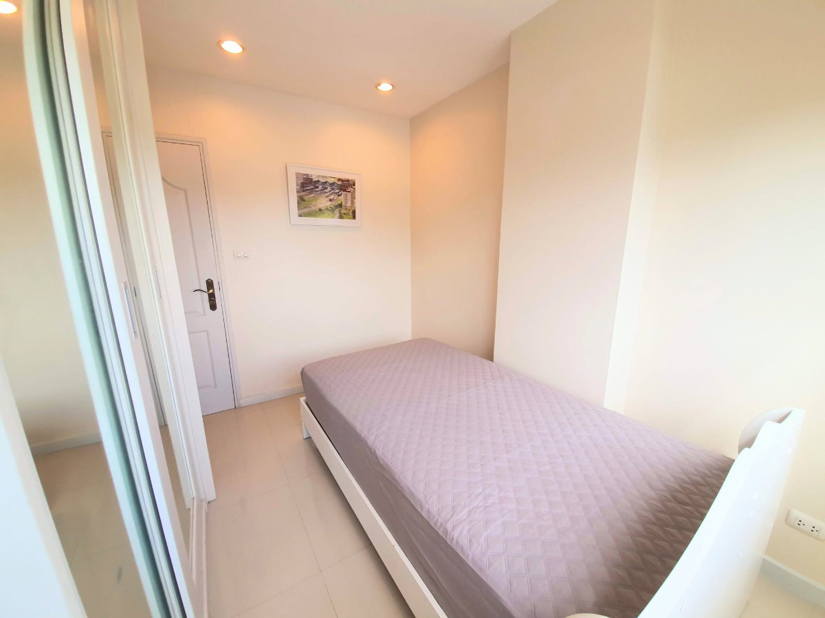 picture 2BR 60SQM Near BTS Bearing Only 17K | Short-Term Available - 6/10
