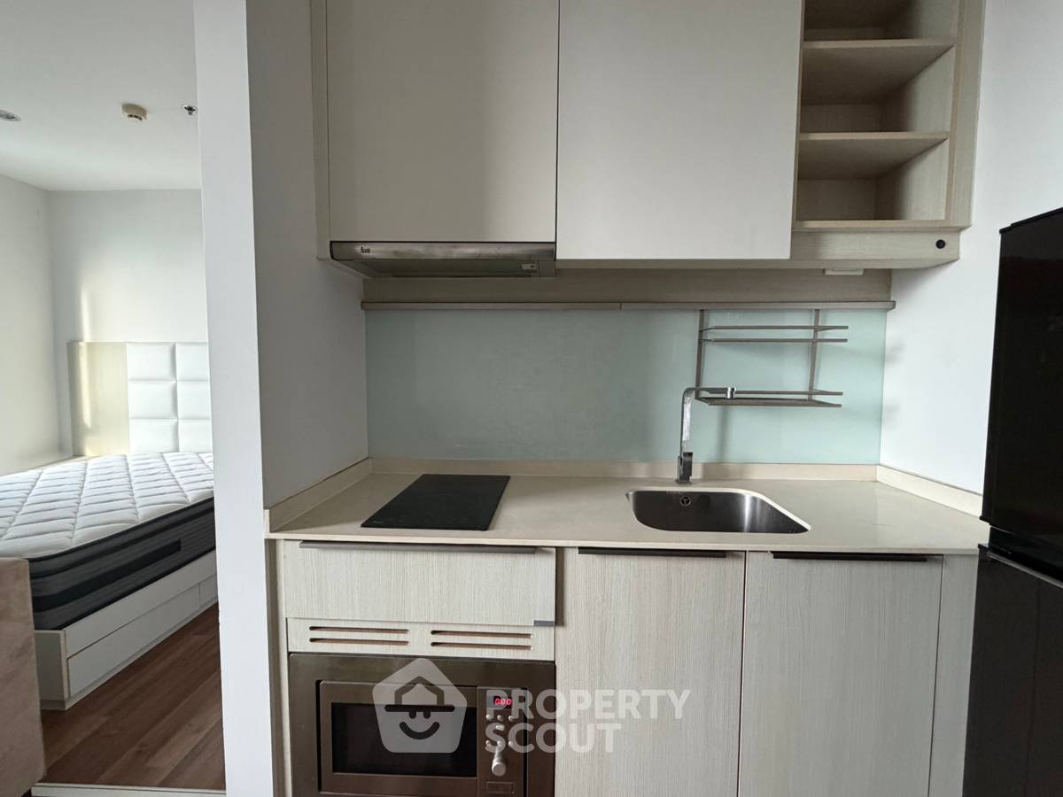 picture 100m To MRT Tao Poon, 1-BR Condo At Chewathai Interchange (ID 3190061) - 2/6