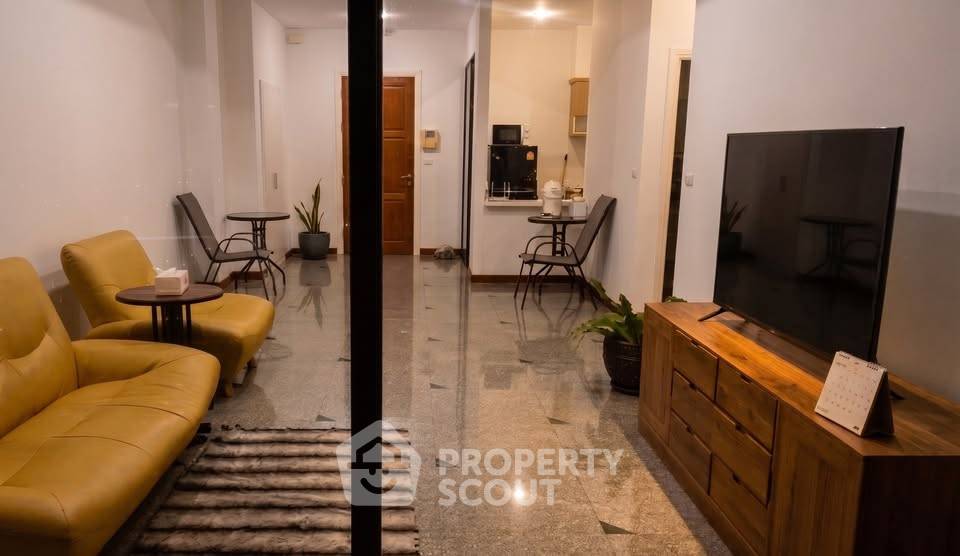 picture Spacious 1-BR 100 Sqm At Supalai Casa Riva, 25th Floor (ID 3134185) - 2/4