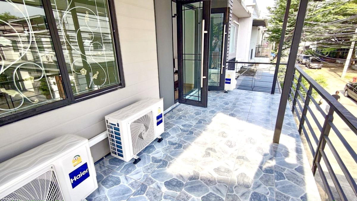 รูป ให้เช่าบ้าน หลังมุม ย่านวัดลาดปลาเค้า - รูปที่ 2/16