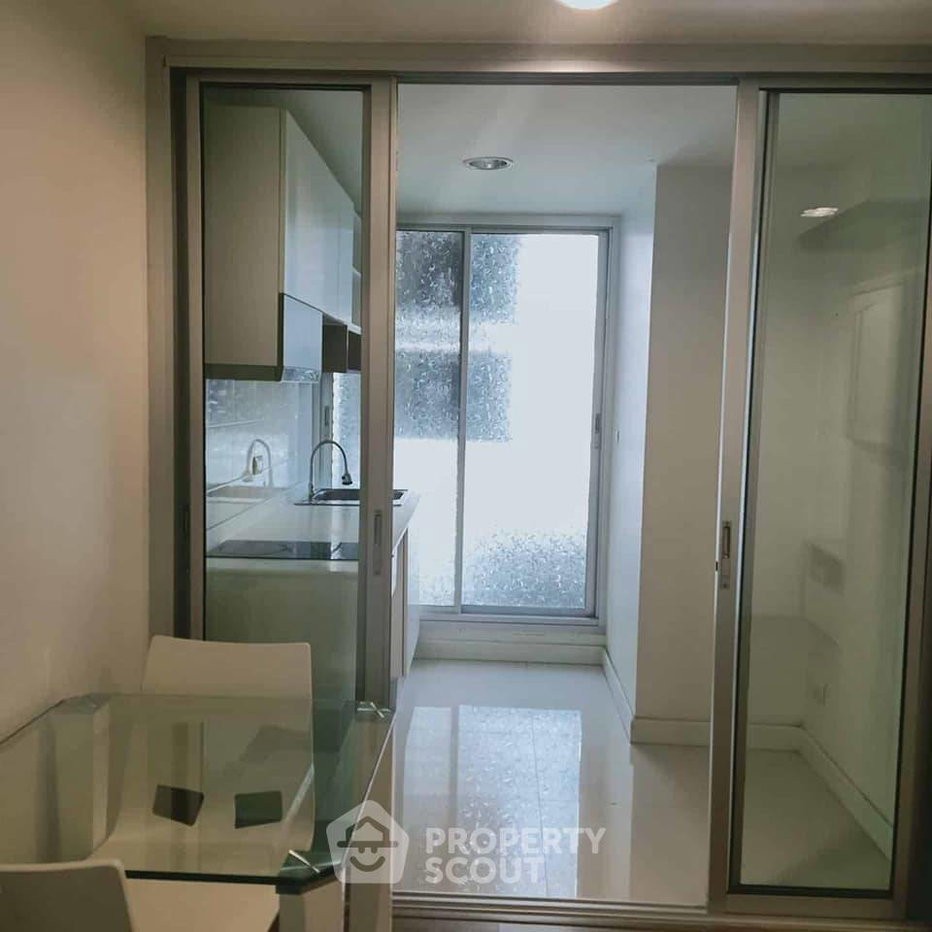 picture 1-BR Condo At The Kris Ratchada 17 Near MRT Sutthisan (ID 467088) - 7/7