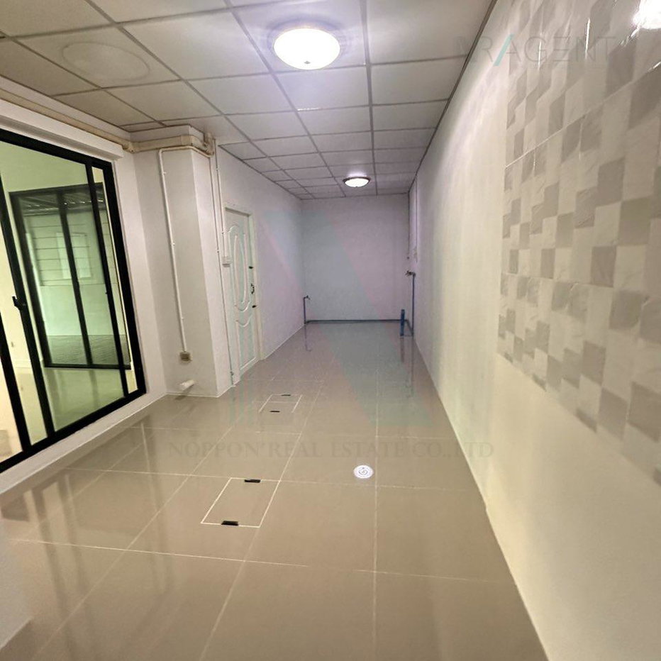 รูป ขายทาวน์โฮม โครงการ บ้านกลางเมือง นวมินทร์ 42 3 ชั้น 3 ห้องนอน 3 ห้องน้ำ - รูปที่ 8/8