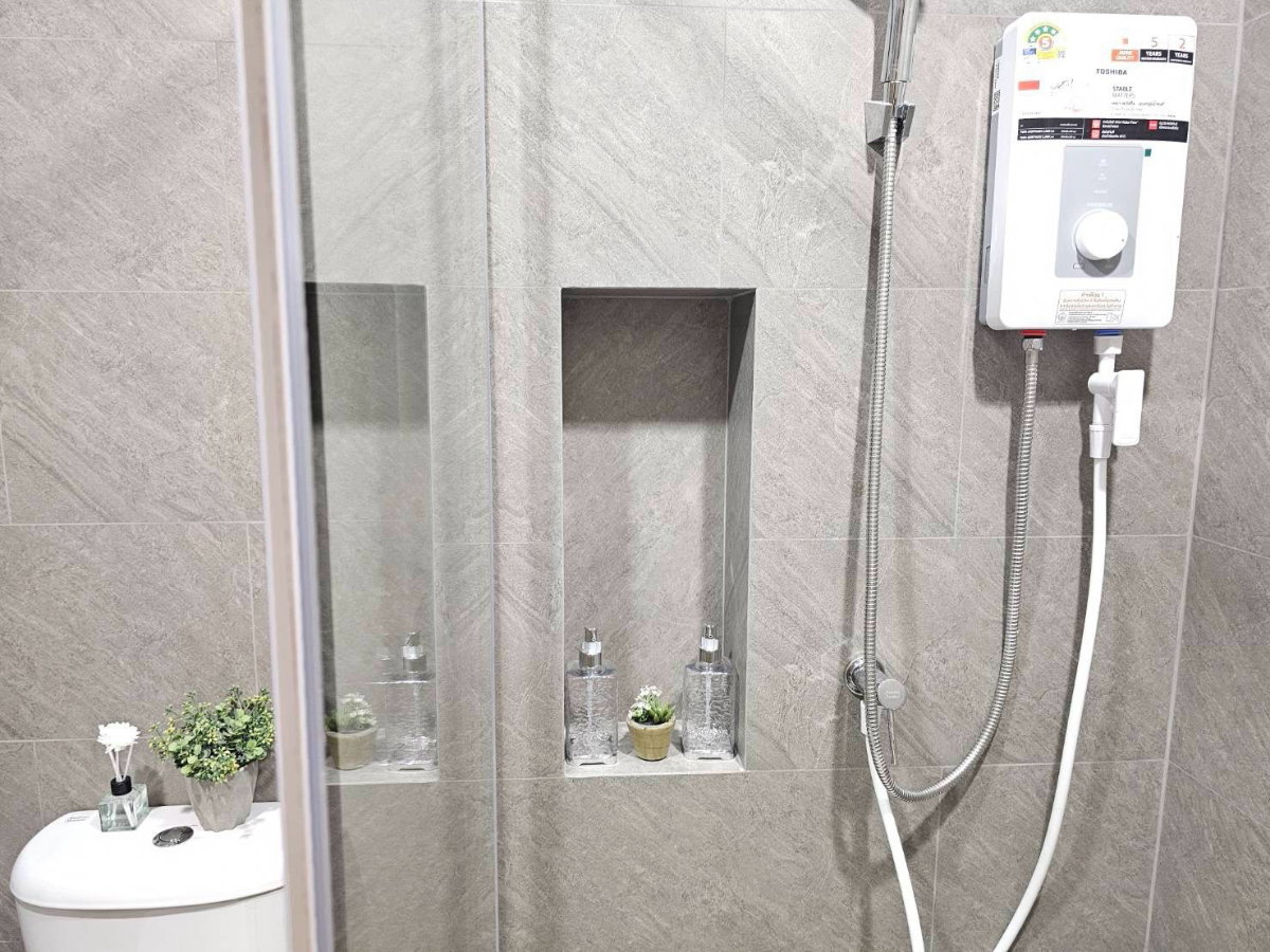 รูป ให้เช่า The Livin Ramkhamhaeng ห้องใหม่มือ 1 วิวสระ ใกล้ MRT ลำสาลี เพียง 11,500 บาท - รูปที่ 12/13