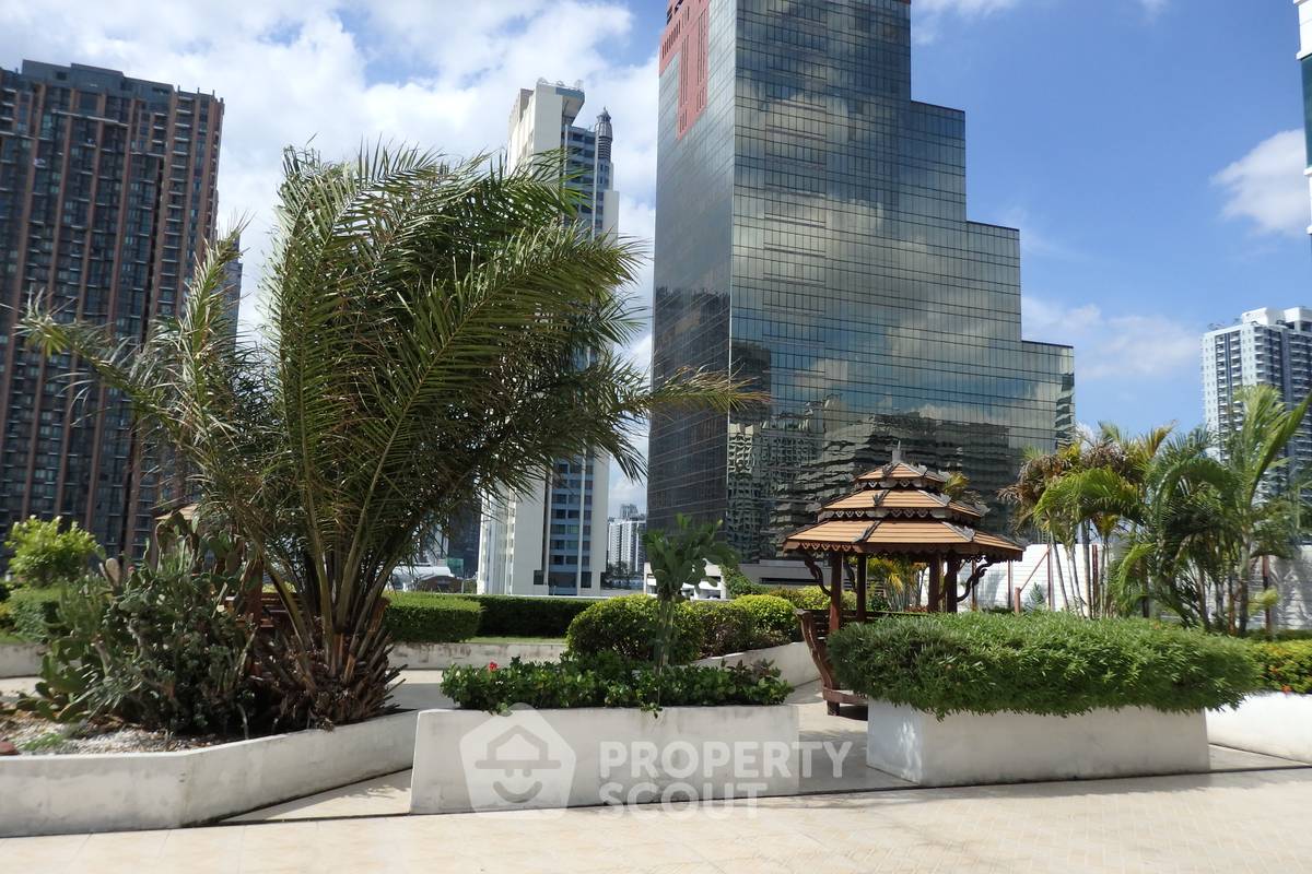 picture Great Value 1-BR Sukhumvit Living Town 300m To MRT Phetchaburi (ID 886854) - 9/11