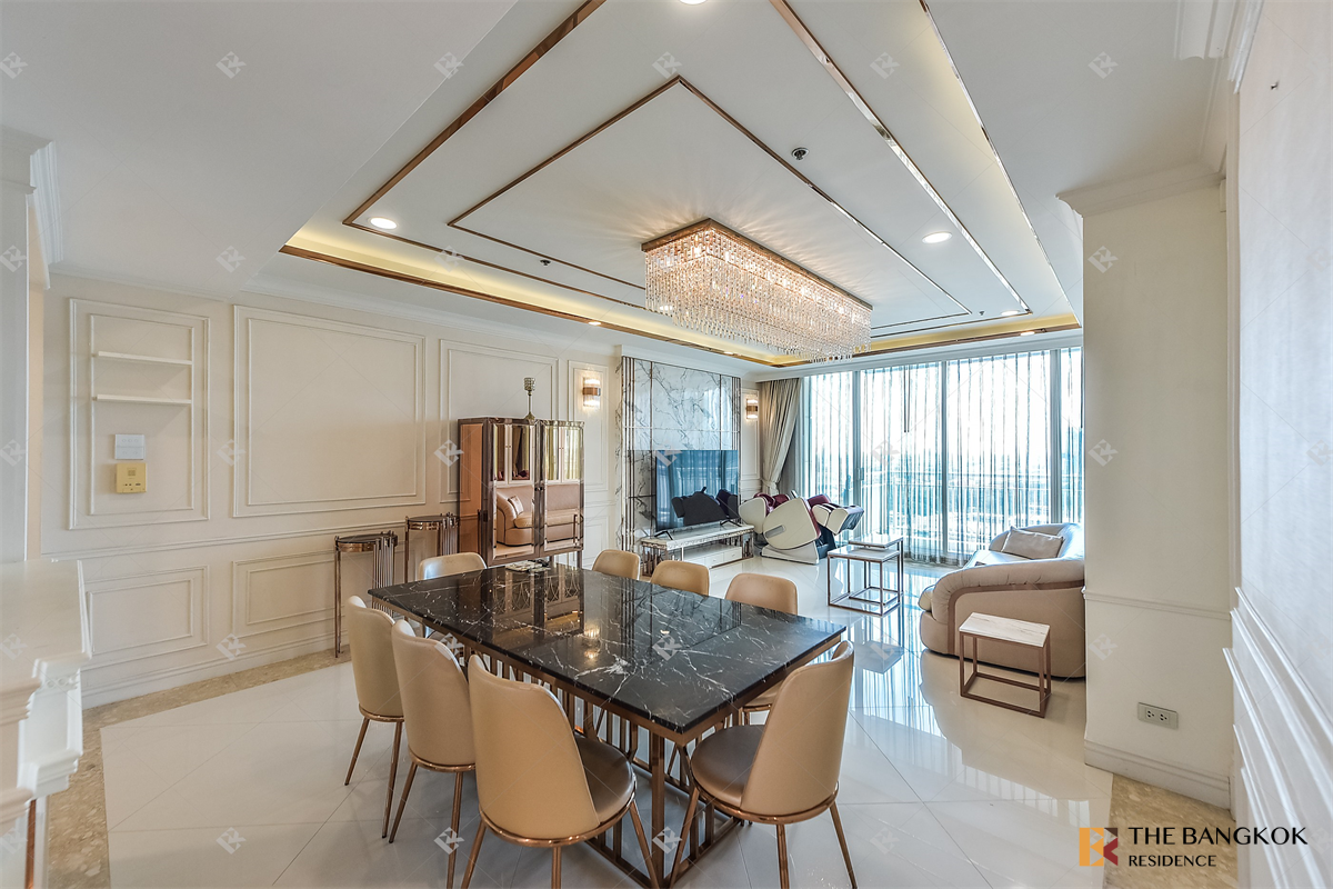 picture The Empire Place Beautiful Room, Good Condition - 5/10