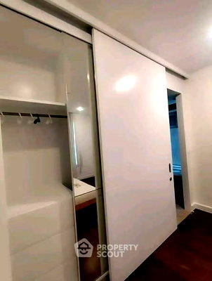 ขายคอนโด : คอนโดเลี้ยงสัตว์ได้ 1 ห้องนอน Manhattan Chidlom ใกล้ BTS ชิดลม (ID 3192588)