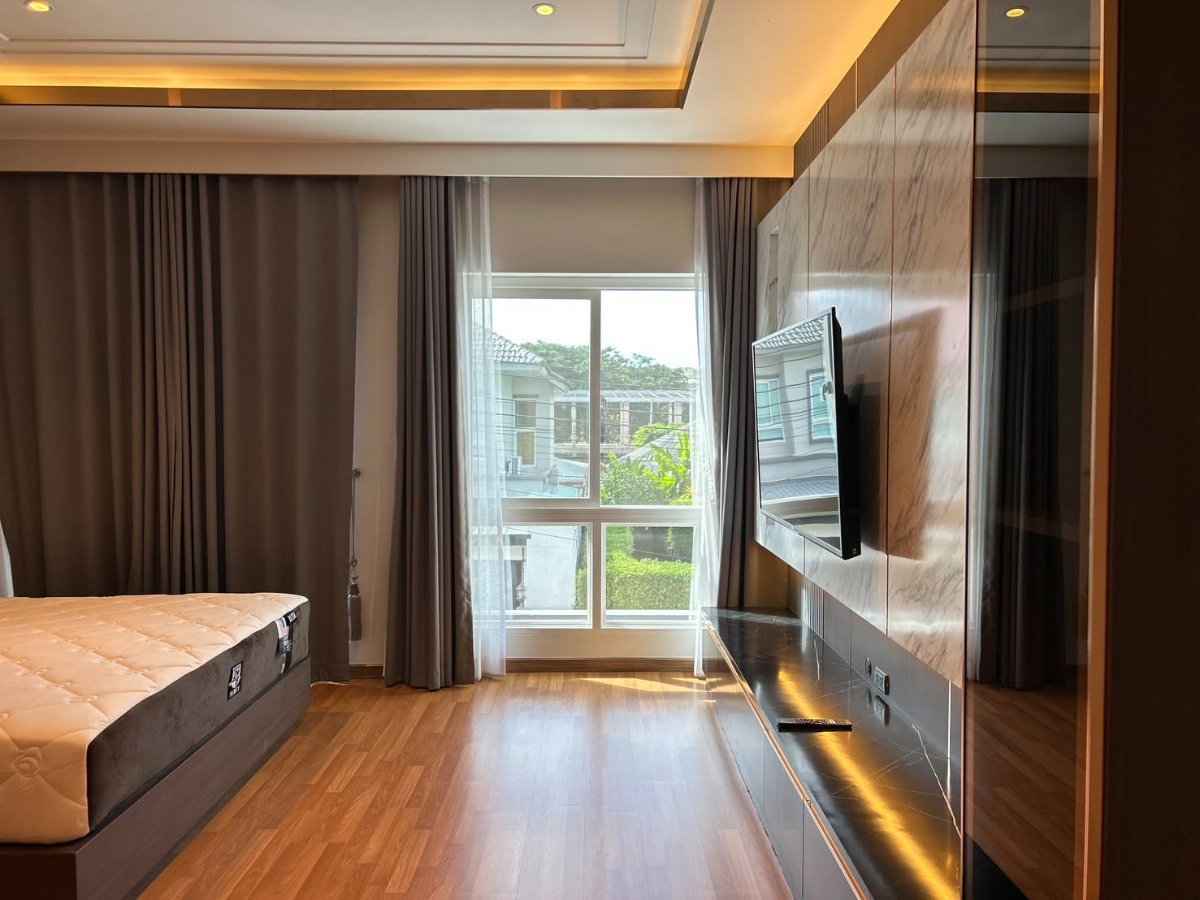 picture Luxury Homes, Laddarom Elegance, Ruamchok, 2 Houses Available, in a premium residential community. - 26/38