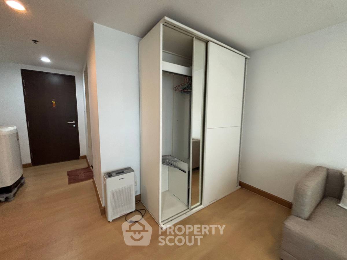 รูป ใกล้ BTS นานา เพียง 200 ม. | 1-BR The Trendy Condominium (ID 883679) - รูปที่ 10/15