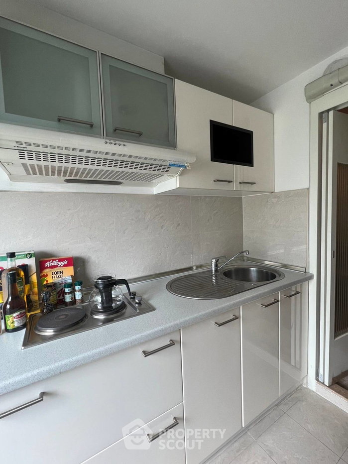 picture 200m To BTS Phrom Phong | 1-BR Lumpini Suite Sukhumvit 41 (ID 1370847) - 5/12