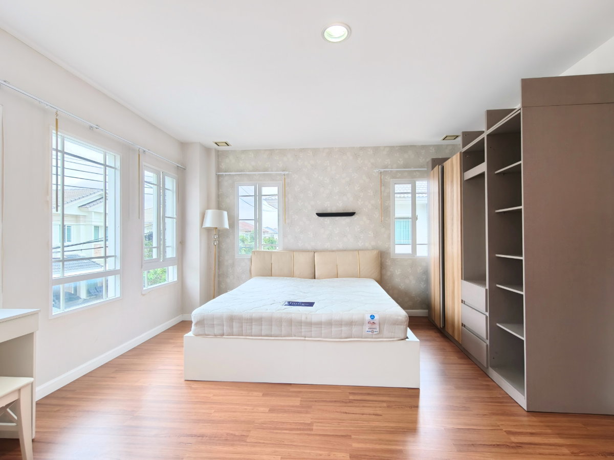 รูป บ้านเดี่ยวพร้อมอยู่ที่มีส่วนกลางระดับ Luxury โครงสร้างดีไม่ต้องซ่อม คุ้มค่าที่สุด ใกล้โรงเรียนนานาชาติชื่อดัง - รูปที่ 10/26