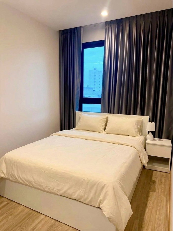 รูป ✨ ห้องรีโนเวทใหม่! ก้าวเดียวถึง MRT สุทธิสาร | Quinn รัชดา 17 • 1 นอน 35.5ตร.ม. ทิศใต้ • ใกล้สระฟิตเนส | เช่า 15,000฿ | ว่าง 10/9 นัดชมฟรี! ⚡ - รูปที่ 1/7