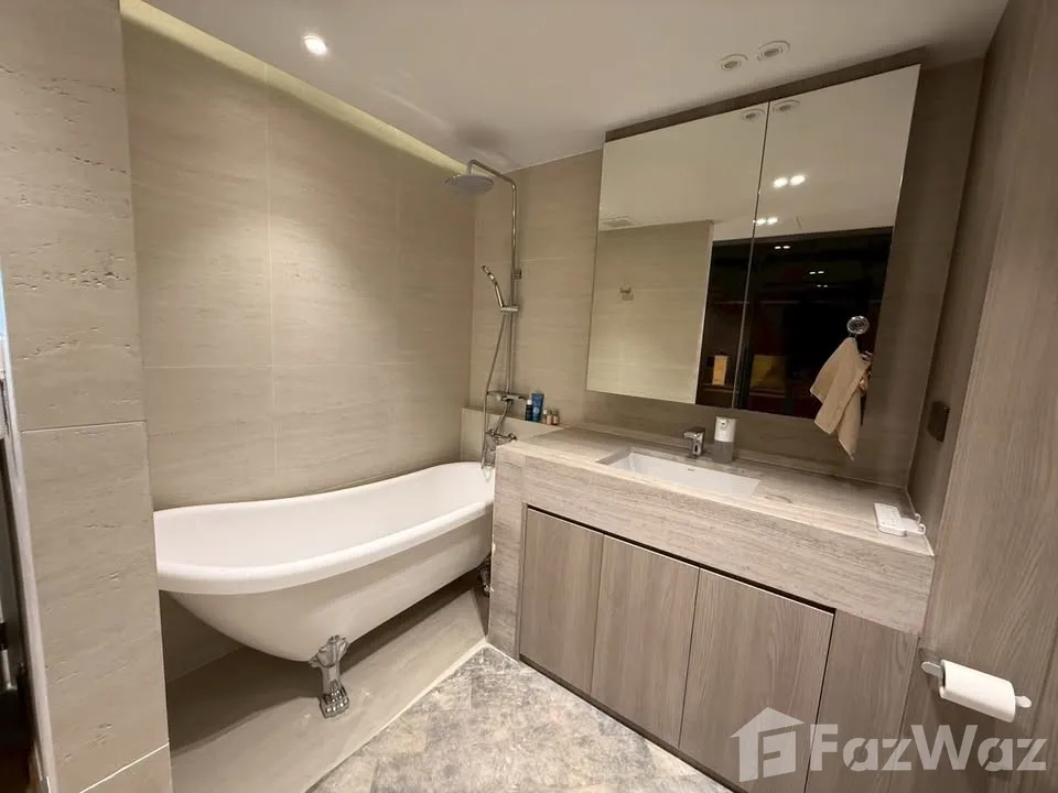 picture 2-Bedroom Corner Unit for Sale at Silom Suites Condominium 6680032 - 11/15
