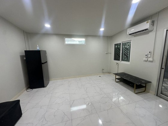 รูป ให้เช่าทาวน์โฮม / Home Office 4 ชั้น หมู่บ้านสินธานี รัชดา ลาดพร้าว / ซอยลาดพร้าว 80 / แอร์ 6 เครื่อง / อยู่อาศัย หรือ เป็นสำนักงาน จดบริษัทได้ - รูปที่ 5/18