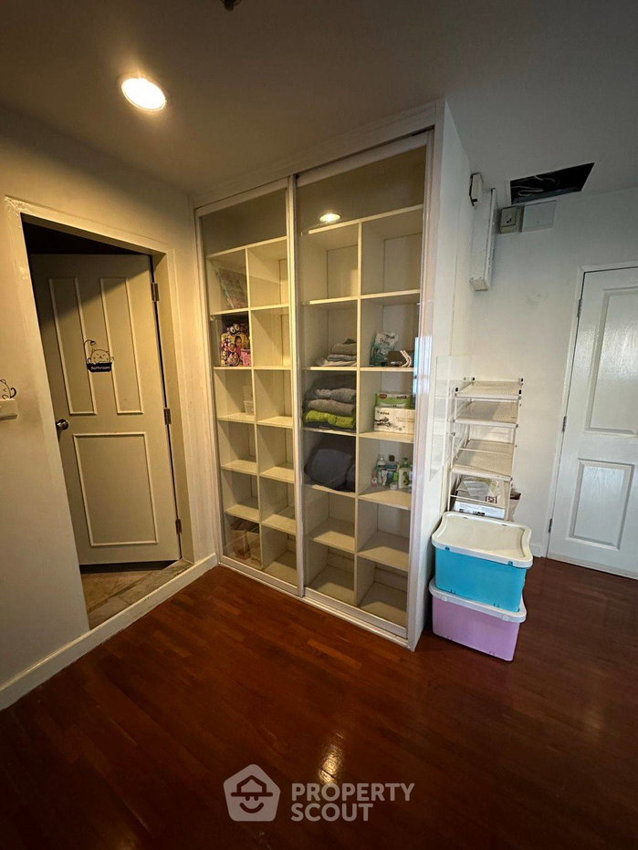 picture Spacious 1-BR 63 Sqm At Baan Ploenchit Near BTS Nana (ID 883123) - 7/11