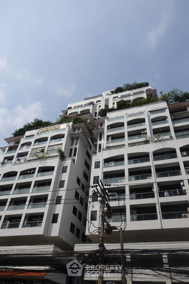 picture Spacious 3-BR 200 Sqm Baan Phrom Phong, MRT Phetchaburi (ID 884112) - 1/6