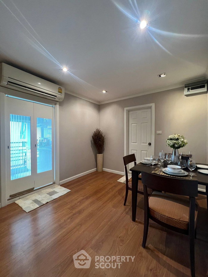 picture 200m To BTS Phrom Phong | 1-BR Lumpini Suite Sukhumvit 41 (ID 1370847) - 3/12