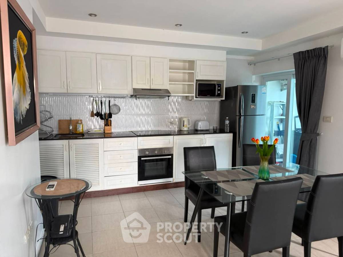picture Spacious 1-BR 99 Sqm At Pattaya Hill Resort, Phratamnak (ID 3197464) - 1/17