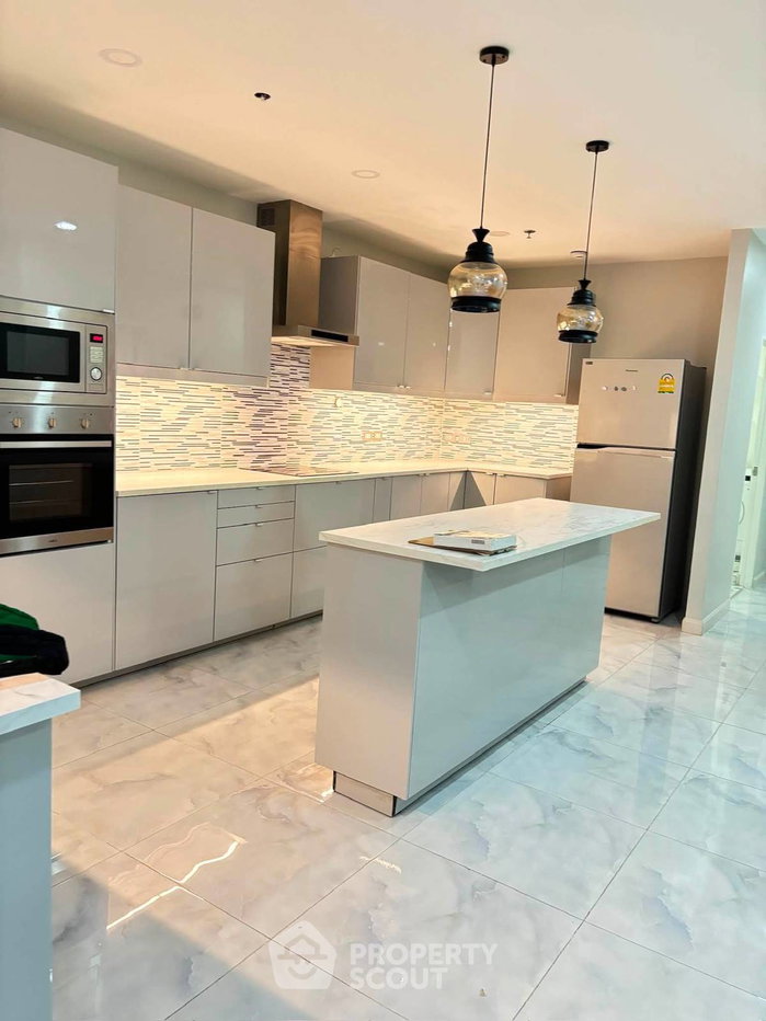 picture 2-BR 202 Sqm At Moon Tower Condominium Near BTS Thong Lo (ID 3195435) - 16/18