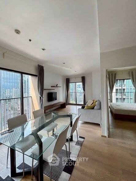 picture 19th-Floor 2-BR Noble Refine Prompong, 200m To BTS Phrom Phong (ID 3195211) - 4/17