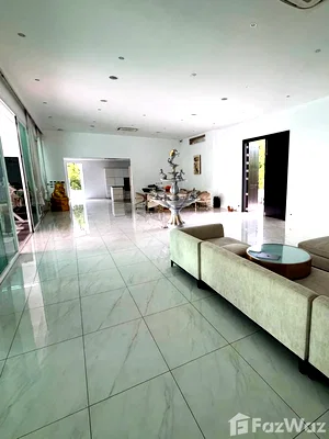 Houses for sale Chonburi : 11 Bedroom Villa for sale at Siam Royal View  6674293