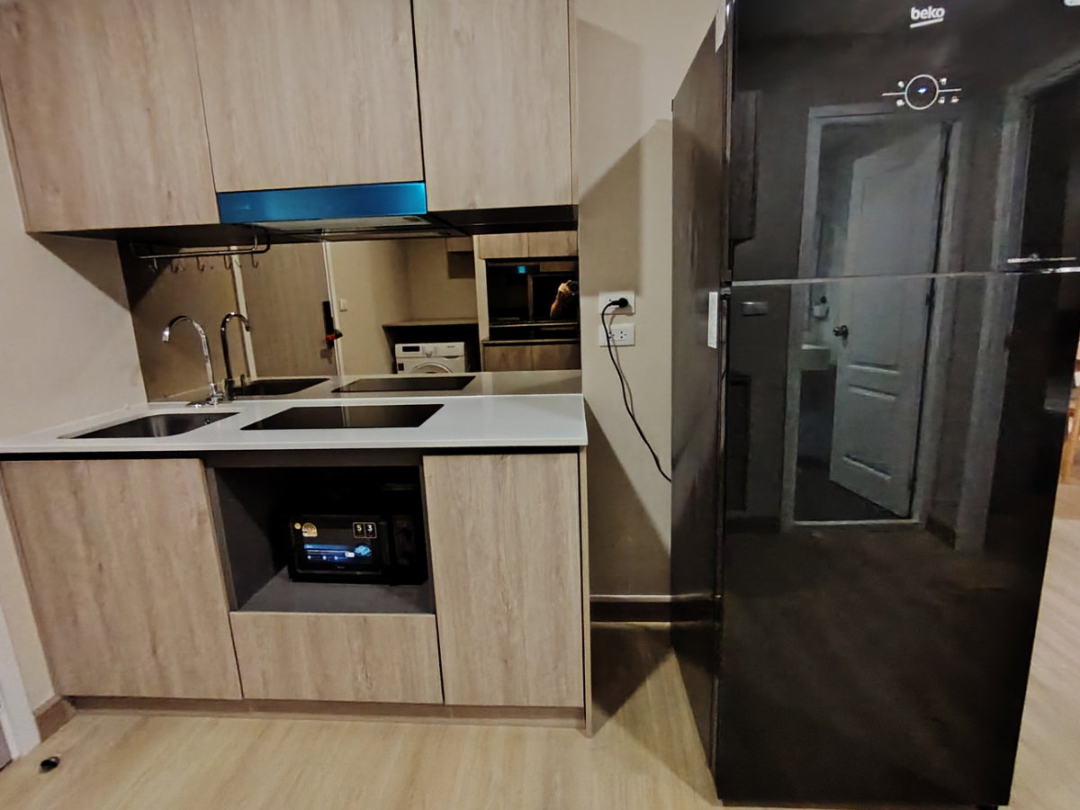 picture FOR SALE – The Indeed Condo Urban Sriracha - 2/11