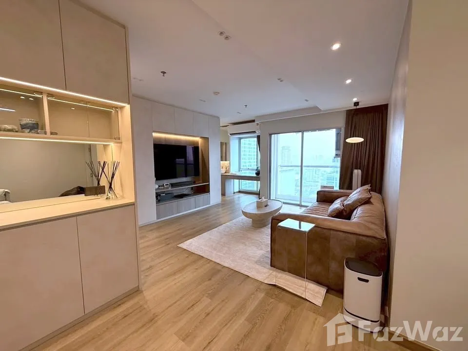 picture 2-Bedroom Corner Unit for Sale at Silom Suites Condominium 6680032 - 4/15
