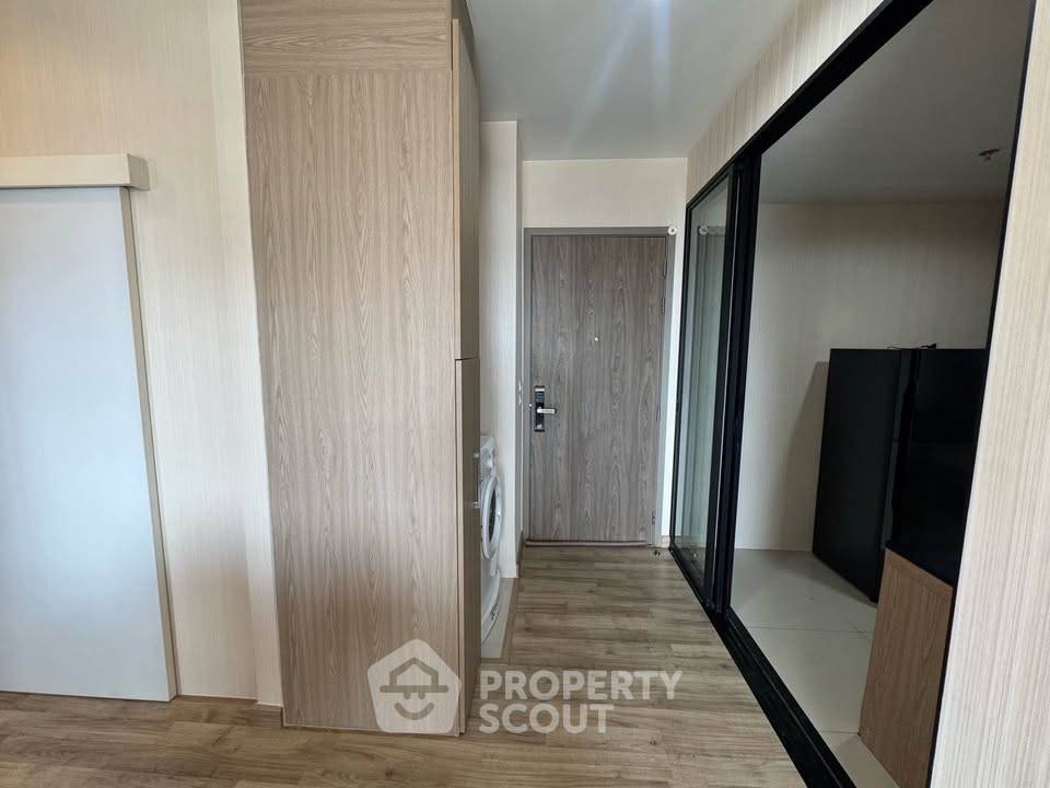 picture 28th-Floor 2-BR Niche Mono Sukhumvit-Bearing Near BTS Bearing (ID 3197747) - 7/25