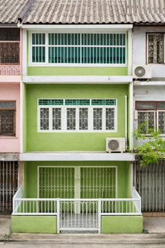 BTS On Nut 1.2 km. 18 sq m. BTS Phra Khanong 370 m. Sukhumvit Commercial building for rent, 3 floors, 120 sq m., Phra Khanong Market, Air 1, Major