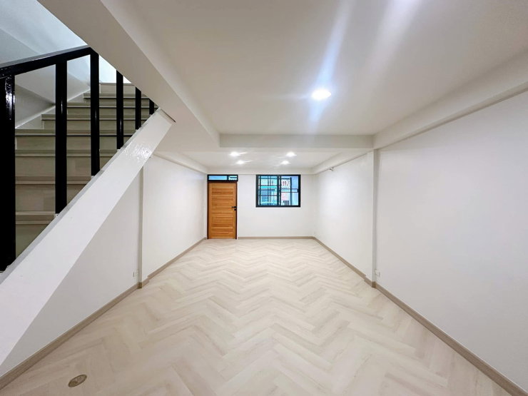 รูป 🏠 เจ้าของขายเอง 🏠 รีโนเวทใหม่ทั้งหลัง ทาวน์โฮม 2 ชั้น ซอยอ่อนนุช 44 | เดินแค่ 50 เมตร ถึง 7-11 | · ห่าง BTS บางจาก แค่ 2.9 กม. - รูปที่ 3/14