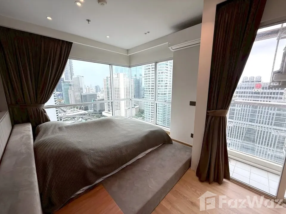 picture 2-Bedroom Corner Unit for Sale at Silom Suites Condominium 6680032 - 2/15