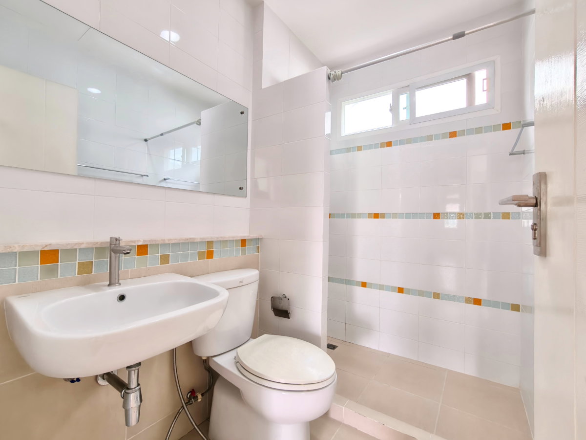 รูป บ้านเดี่ยวพร้อมอยู่ที่มีส่วนกลางระดับ Luxury โครงสร้างดีไม่ต้องซ่อม คุ้มค่าที่สุด ใกล้โรงเรียนนานาชาติชื่อดัง - รูปที่ 16/26