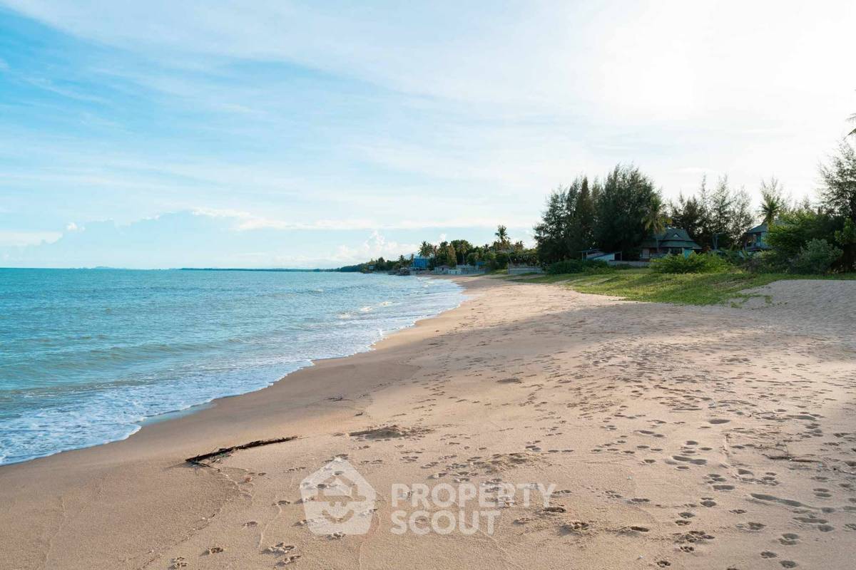 picture 6-BR 365 Sqm Luxury Beachfront House In Prachuap (ID 3195635) - 21/22