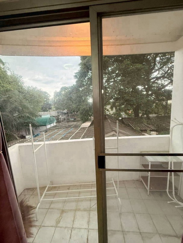 รูป B25 ให้เช่า 7000 คอนโดไฟหลวง ใกล้ MRT สุทธิสาร2กม วิน30บาท มีที่จอดรถสระว่ายน้ำฟิตเนสติดเน็ตเองได้ - รูปที่ 7/15