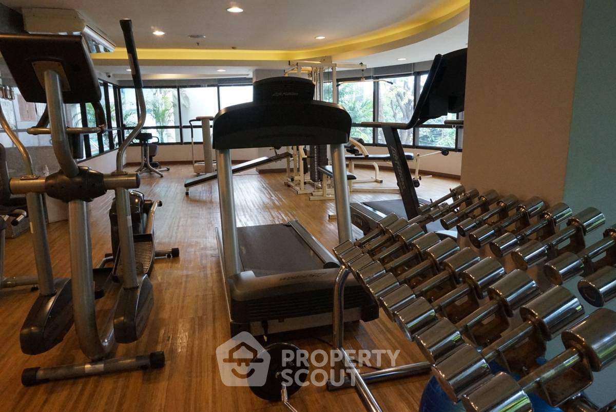 picture Spacious 1-BR 63 Sqm At Baan Ploenchit Near BTS Nana (ID 883123) - 10/11