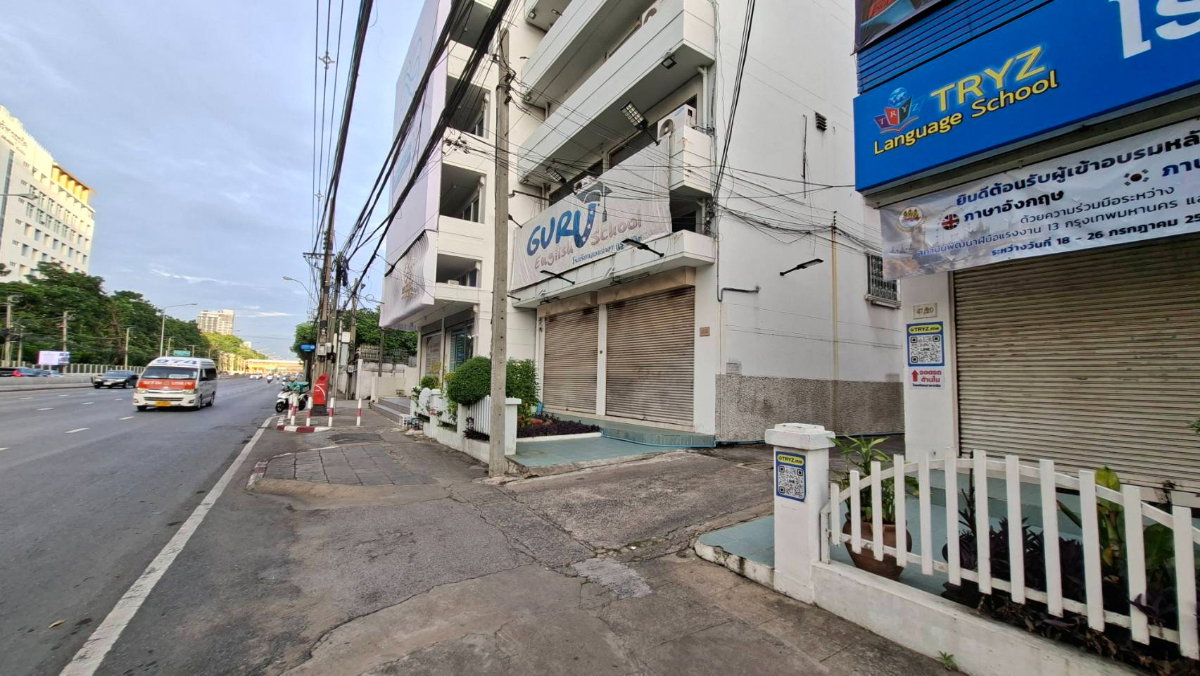 รูป ขายที่ดิน 109 ตารางวา แถมบ้าน 2 ชั้น ติดถนนงามวงศ์วาน ตรงข้าม ม.เกษตร - รูปที่ 3/11
