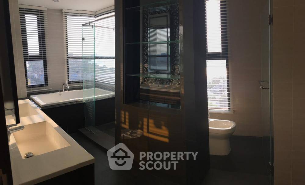 picture 100m To MRT Bang Pho | 17th-Floor 2-BR Chewathai Residence Bang Pho (ID 2304491) - 10/10
